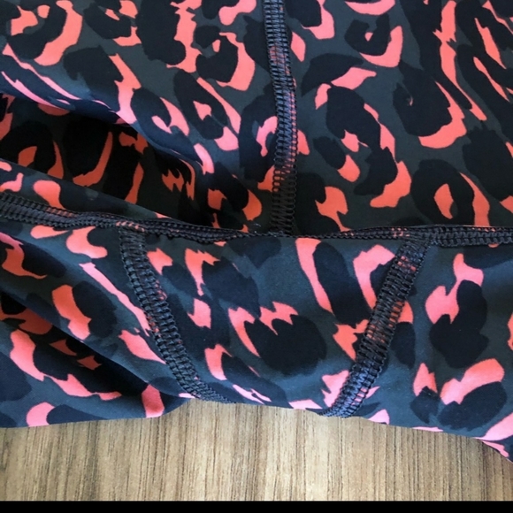 Sweaty Betty zero gravity pants - Picture 7 of 9